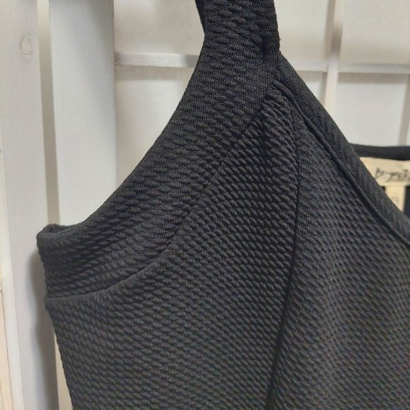 Black textured Romper - Picture 6 of 8